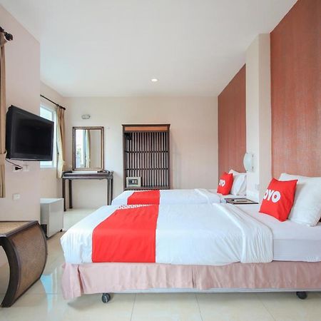 OYO 75321 Gemma Patong Hotell Phuket Exteriör bild