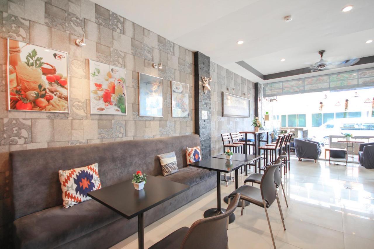 OYO 75321 Gemma Patong Hotell Phuket Exteriör bild
